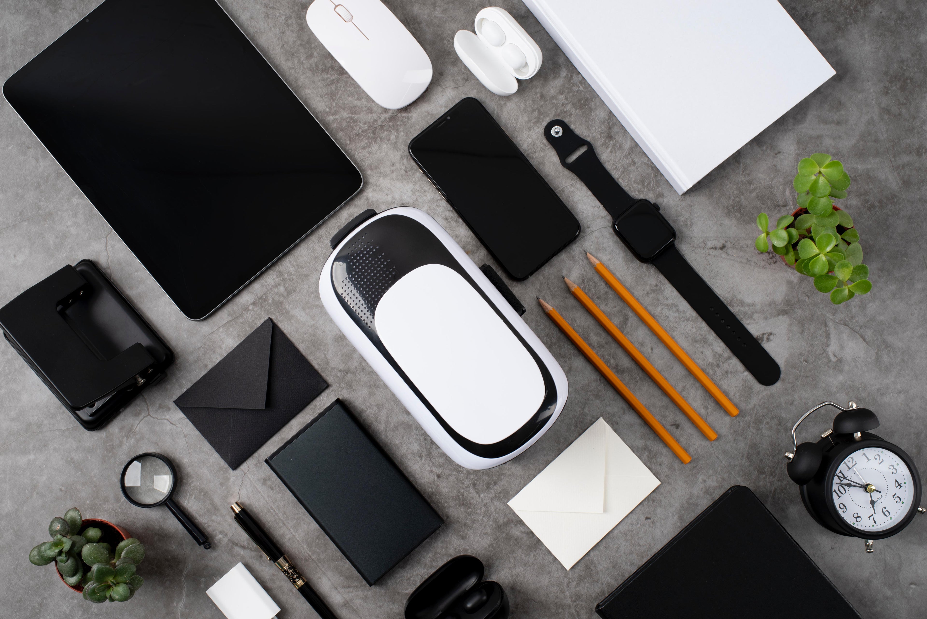 Tech Gadgets & Smart Accessories